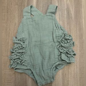 Kate Quinn bamboo linen baby girl ruffle sunsuit 0-3 mo green